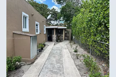 261 NW 49th St #C, Miami, FL 33127 - Photo 11