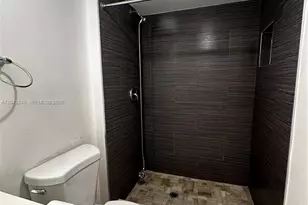 3475 N Country Club Dr, Aventura, FL 33180 - Photo 13