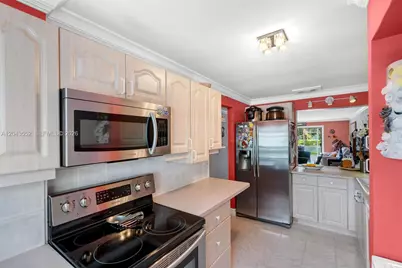 1121 NW 98th Ter #119, Pembroke Pines, FL 33024 - Photo 11