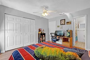 1121 NW 98th Terrace, Pembroke Pines, FL 33024 - Photo 13