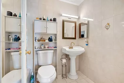 1121 NW 98th Ter #119, Pembroke Pines, FL 33024 - Photo 19