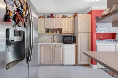 1121 NW 98th Ter #119, Pembroke Pines, FL 33024 - Photo 7