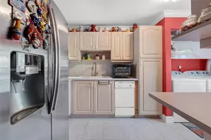 1121 NW 98th Terrace, Pembroke Pines, FL 33024 - Photo 7