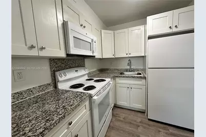 2500 Johnson St #19, Hollywood, FL 33020 - Photo 3