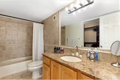 600 NE 36th St #1717, Miami, FL 33137 - Photo 11