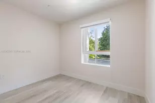 2505 NE 193rd St, Miami, FL 33180 - Photo 11