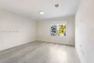 2505 NE 193rd St, Miami, FL 33180 - Photo 9