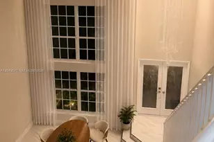 85 Gables Blvd, Weston, FL 33326 - Photo 13
