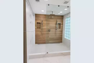 85 Gables Blvd, Weston, FL 33326 - Photo 25