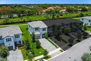 11889 NW 47th Manor, Coral Springs, FL 33076 - Photo 3