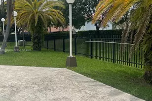 9909 NW 9th St Cir, Miami, FL 33172 - Photo 45