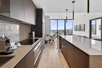 20 NE 11th #4702, Miami, FL 33132 - Photo 3
