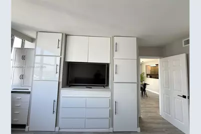 5838 Collins Ave #15H, Miami Beach, FL 33140 - Photo 9