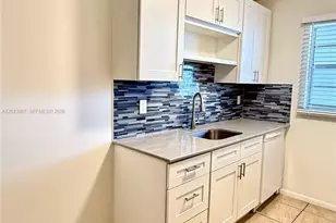 30 SE 4th Ave, Hallandale Beach, FL 33009 - Photo 3