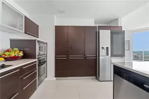 1900 N Bayshore Dr, Miami, FL 33132 - Photo 5