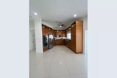 19227 NW 22nd St, Pembroke Pines, FL 33029 - Photo 11