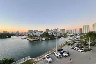 400 Kings Point Dr, Sunny Isles Beach, FL 33160 - Photo 23
