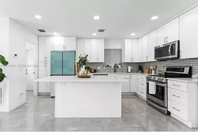 1120 SW 7th Ave, Deerfield Beach, FL 33441 - Photo 9