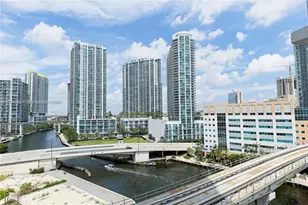 31 SE 5th, Miami, FL 33131 - Photo 3