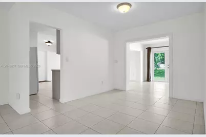 14375 Lake Candlewood Ct, Miami Lakes, FL 33014 - Photo 7