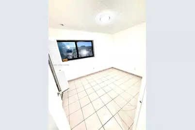 131 SW 109th Ave #L5, Sweetwater, FL 33174 - Photo 5