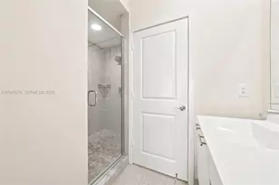 8167 NW 41st St, Doral, FL 33166 - Photo 27