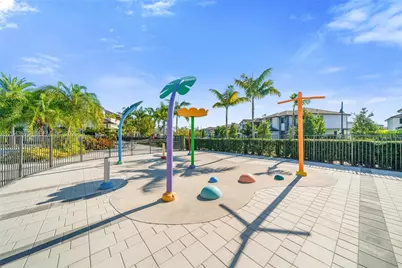 8167 NW 41st St #E-101, Doral, FL 33166 - Photo 35