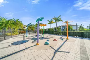 8167 NW 41st St, Doral, FL 33166 - Photo 35