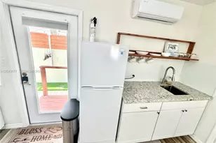 18701 Wentworth Dr, Hialeah, FL 33015 - Photo 47