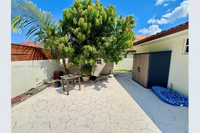 18701 Wentworth Dr, Hialeah, FL 33015 - Photo 61