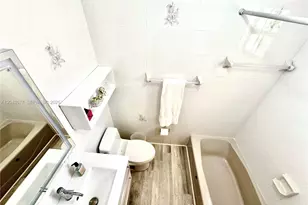 18701 Wentworth Dr, Hialeah, FL 33015 - Photo 43