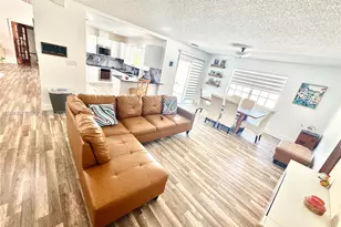 18701 Wentworth Dr, Hialeah, FL 33015 - Photo 11