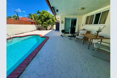 18701 Wentworth Dr, Hialeah, FL 33015 - Photo 63