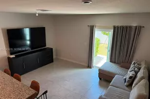1057 NW 5th St, Florida City, FL 33034 - Photo 3