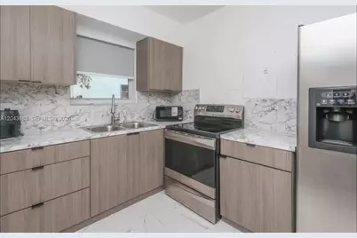 5640 NE Miami Ct, Miami, FL 33137 - Photo 3