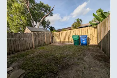7502 NW 33rd St, Lauderhill, FL 33319 - Photo 5