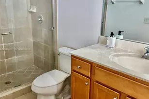 8805 W 35th Ave, Hialeah, FL 33018 - Photo 15