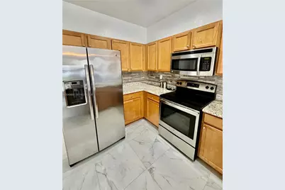 8805 W 35th Ave, Hialeah, FL 33018 - Photo 9