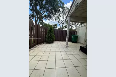 6012 NW 172nd Terr Cir, Hialeah, FL 33015 - Photo 11