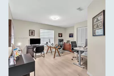 639 Verona Pl, Weston, FL 33326 - Photo 15
