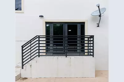 4538 SW 1st St #3, Miami, FL 33134 - Photo 9