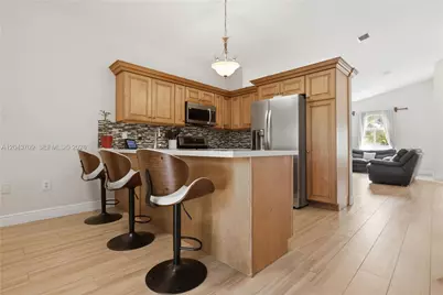 610 SE 12th Ter, Homestead, FL 33033 - Photo 3
