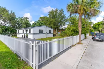 15100 NE 14th Ct, North Miami Beach, FL 33162 - Photo 1