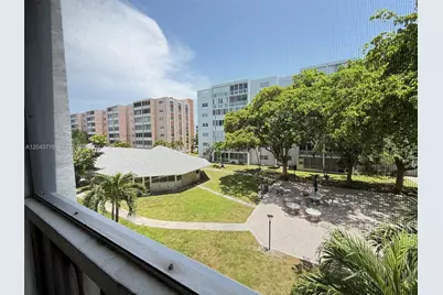 320 NE 12th Ave #303, Hallandale Beach, FL 33009 - Photo 17