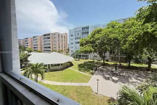 320 NE 12th Ave, Hallandale Beach, FL 33009 - Photo 17