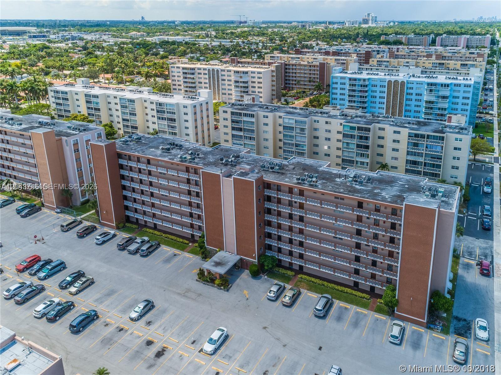 320 NE 12th Ave #303 main architectural view