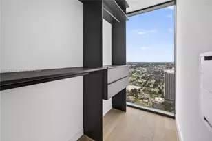 20 NE 11th, Miami, FL 33132 - Photo 7