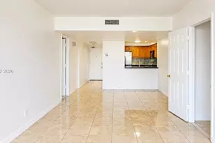 20335 W Country Club Dr, Aventura, FL 33180 - Photo 7