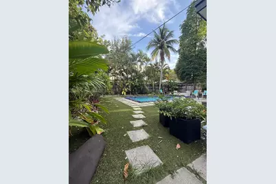528 NE 70th St #Top, Miami, FL 33138 - Photo 17