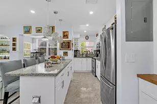 160 NE 8th Ave, Hallandale Beach, FL 33009 - Photo 15